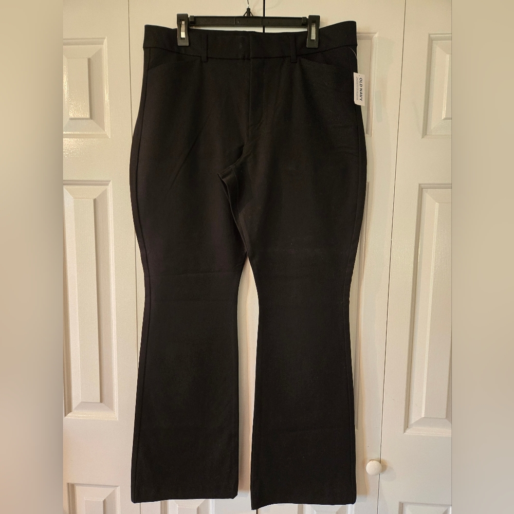 NWT Ladies High Rise Pixie Flare Pants Old Navy 16 Black